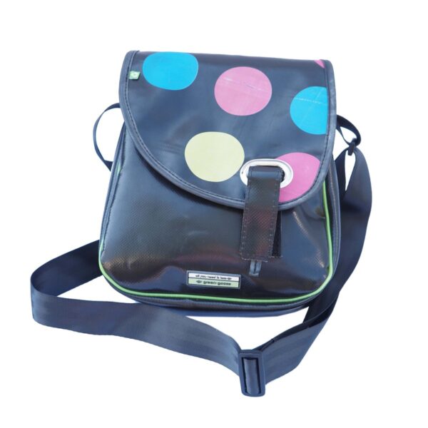 078fb409-f5f5-415c-afc4-152f05ca7083_1200x1200_fill-1.jpg Borsa a tracolla Utakat | Nero