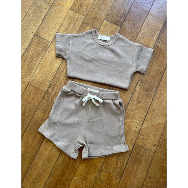 f22787a6-3a18-42de-b29e-99c81cb66426_1200x1200_fill.jpg Set di vestiti Logan unisex (Top e pantaloncini)